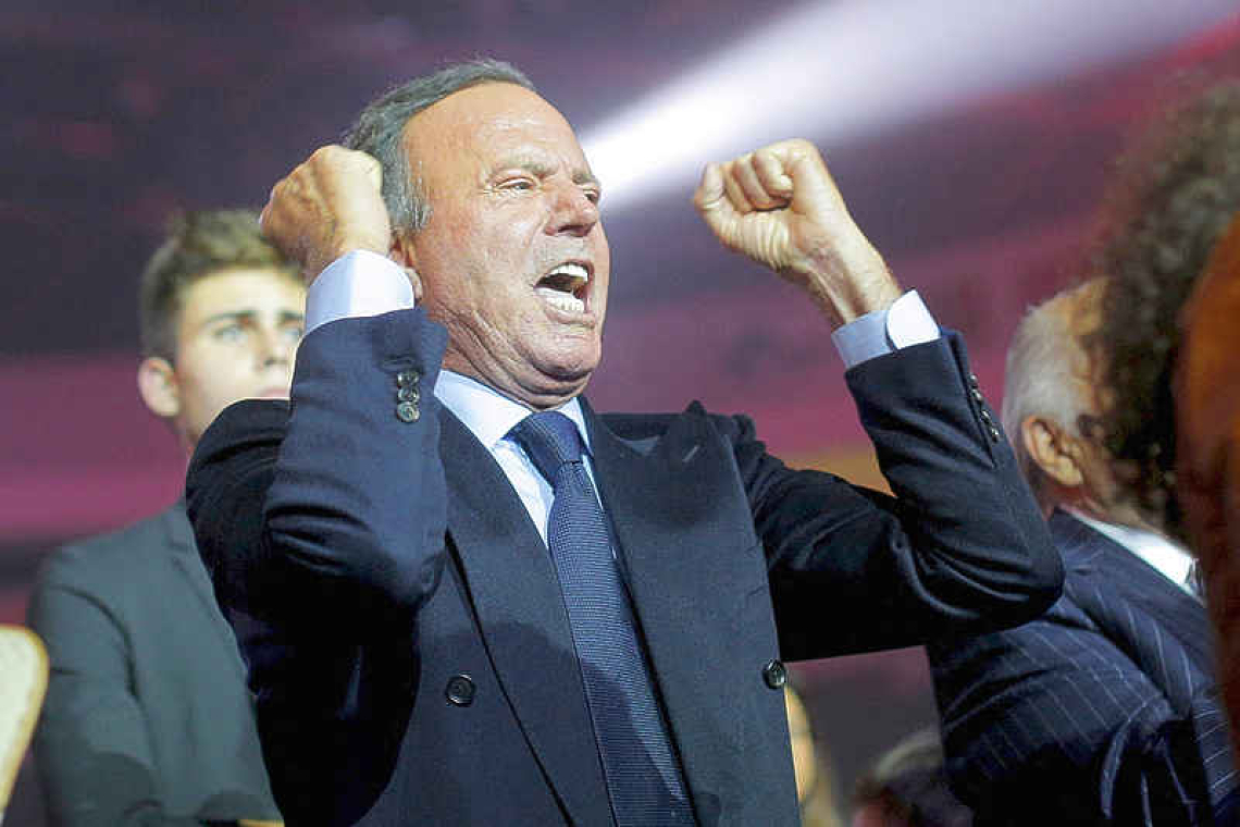 Prosecutors drop abuse  case against Julio Iglesias